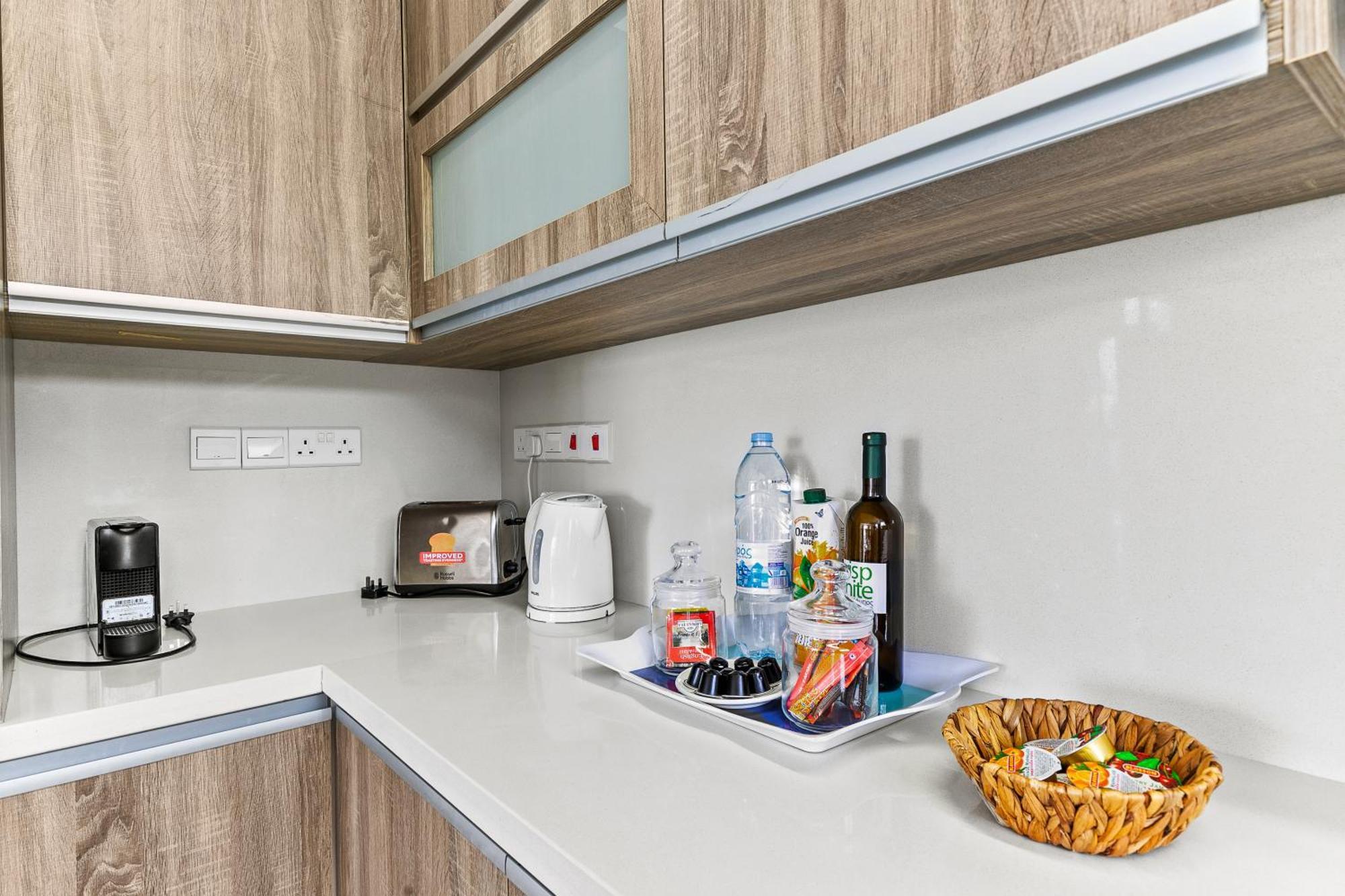 Platzia Beach Villas Paphos Eksteriør bilde