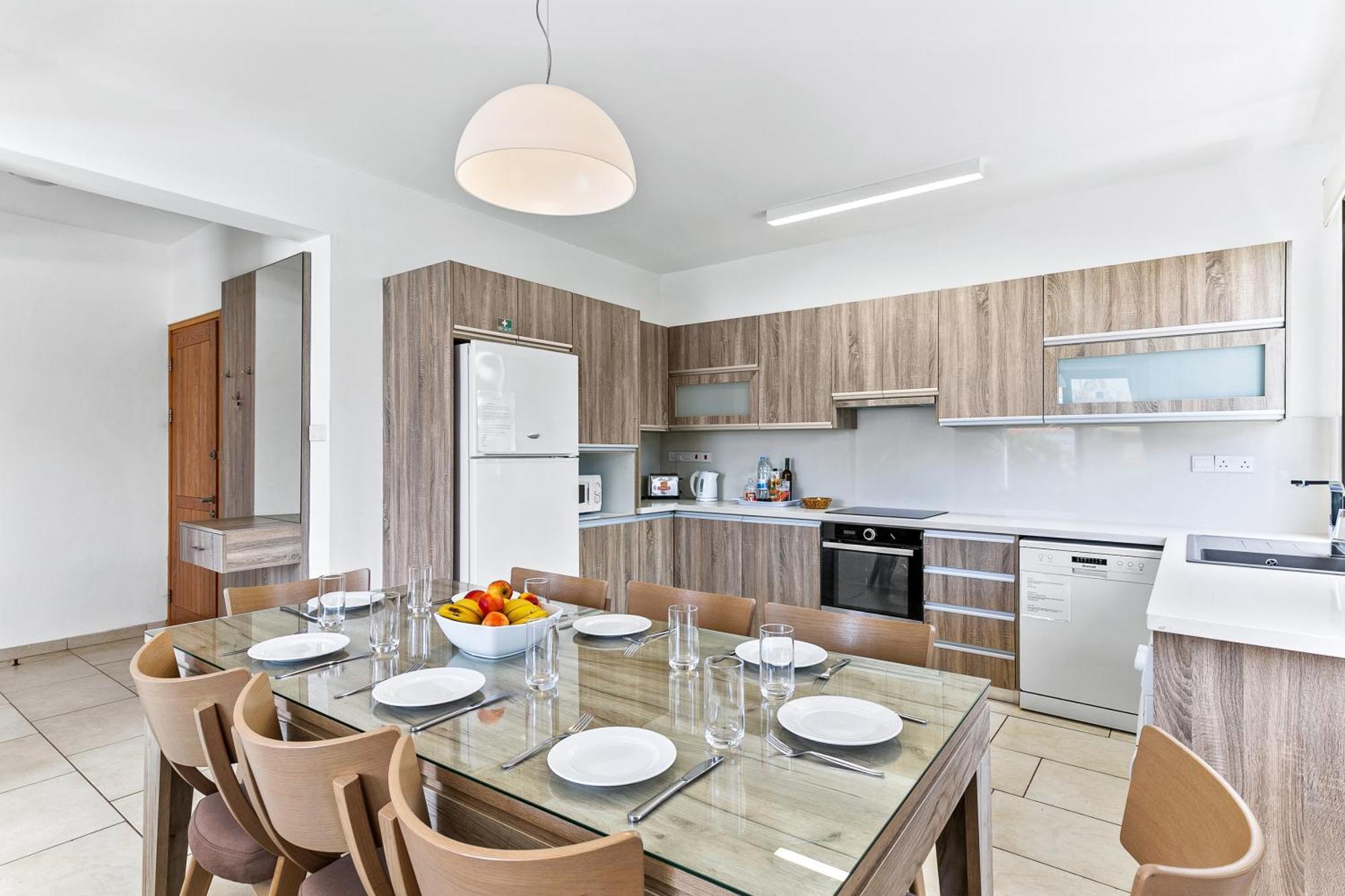 Platzia Beach Villas Paphos Eksteriør bilde