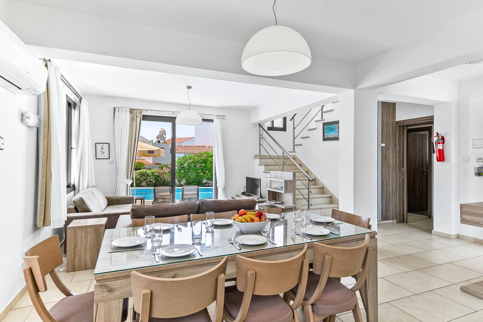 Platzia Beach Villas Paphos Eksteriør bilde