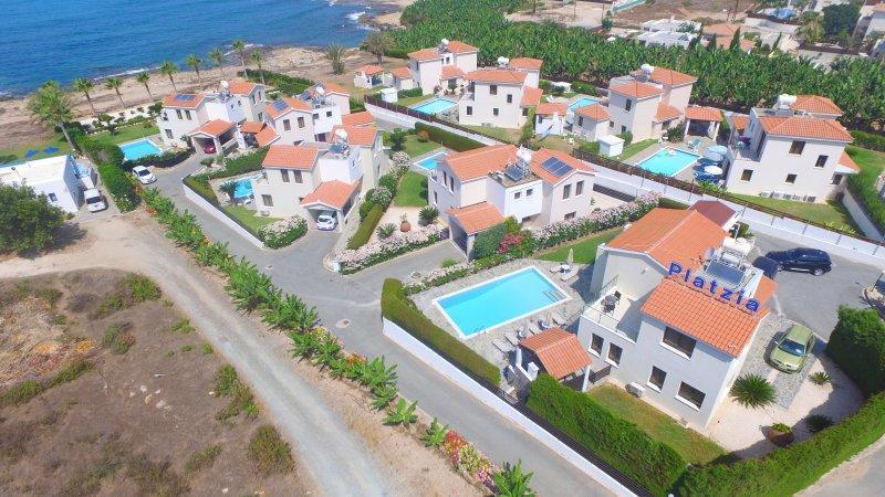 Platzia Beach Villas Paphos Eksteriør bilde